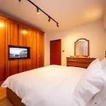 Appartement Blloku Unique 3 *