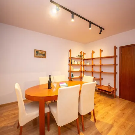 Blloku Unique 3 Tiran